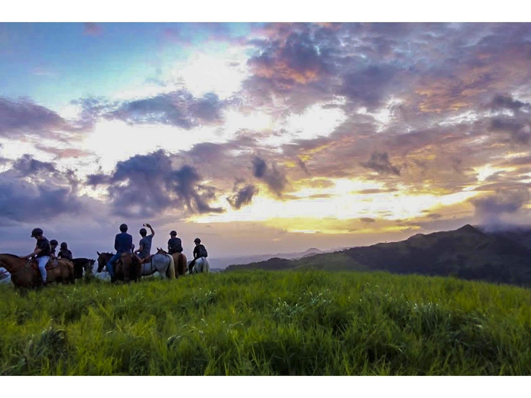 Guided Horseback Riding Tour and Hot Springs Walk in Monteverde